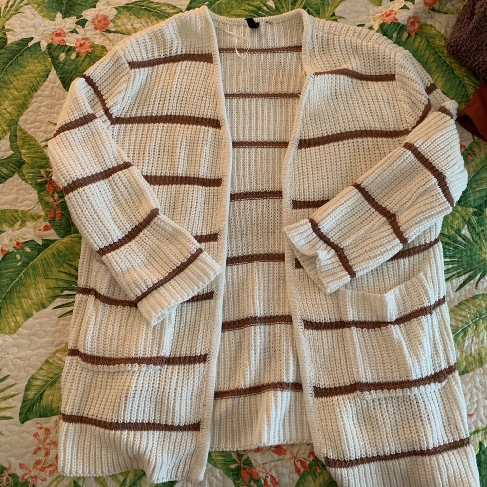 🚫SOLD🚫 Striped cardigan